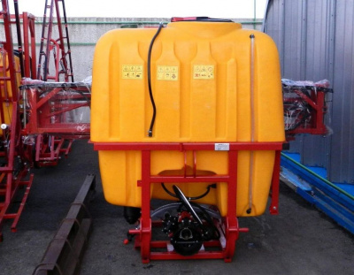 Опрыскиватель 1000 л - 15 м - Demarol Польша (копия)